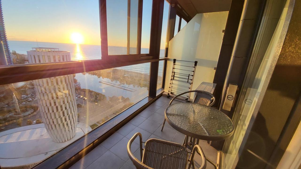 Black Sea Apartments Alliance Palace Batumi Luaran gambar
